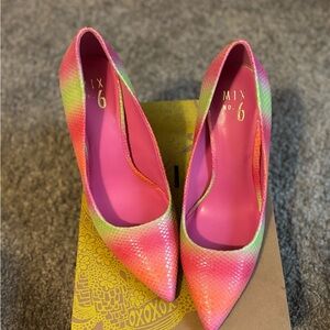 Mix No. 6 Women's Pink and Green Heels